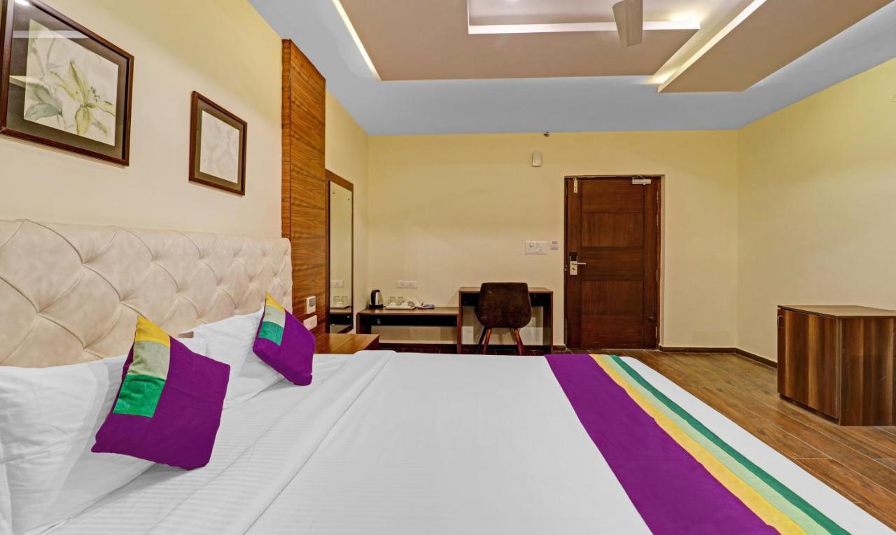 Treebo Premium Runway Suites, Marathahalli Bangalore Eksteriør billede